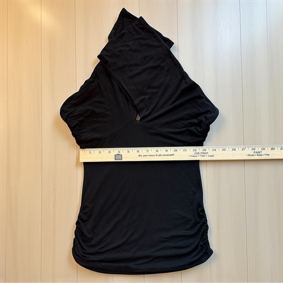PattyBoutik Black Deep V-Neck Top – Size Small - Picture 6 of 11